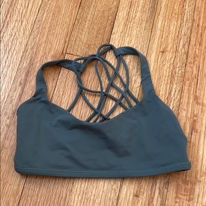 Lululemon Gently Used  Free to be Wild size 8